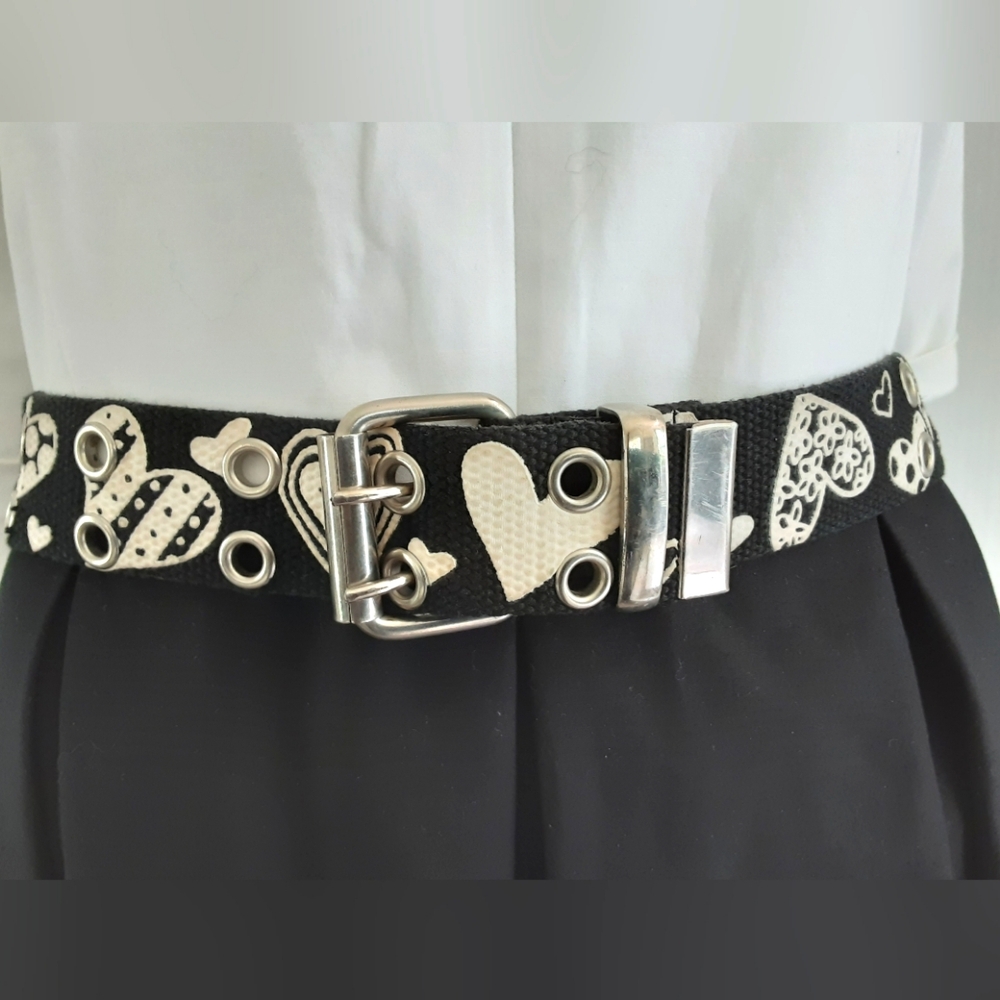 Double Prong Canvas Black and White Heart Pattern Belt Sz M/L
